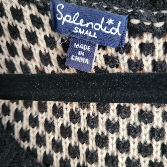 Splendid Sweater - Picture 5 of 5